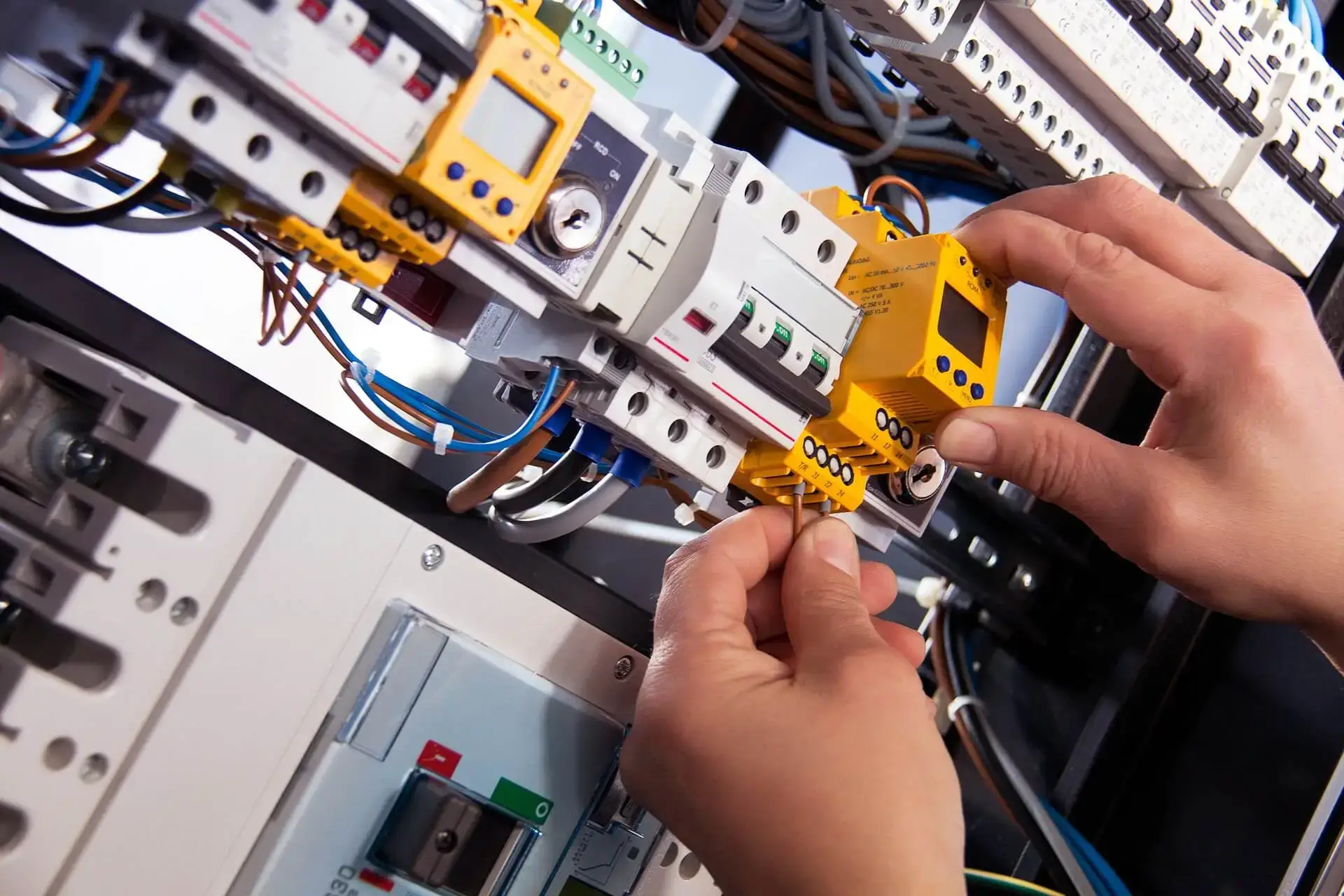 Certified electricians in Woodside