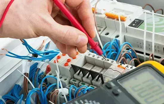 Professional electrician in Woodside